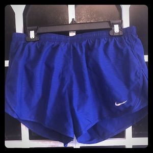 NWOT Very nice. Zipper pocket on the back.